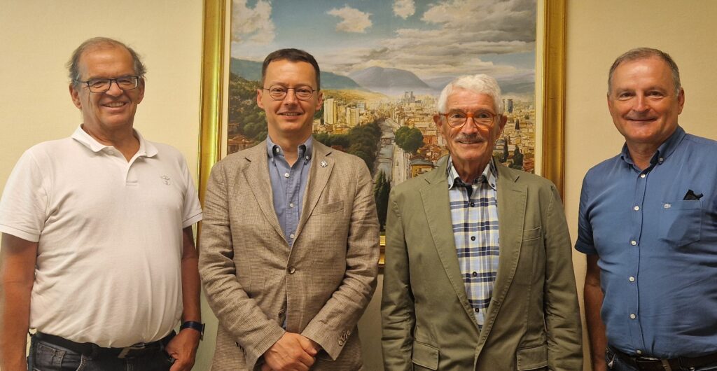 v.l.: Obst a.D. Wolfgang Hübel, Hptm Prof. MMag. Martin Parth, LGF Obst i.R. Dieter Allesch, HR Dr. Alexander Majcan
